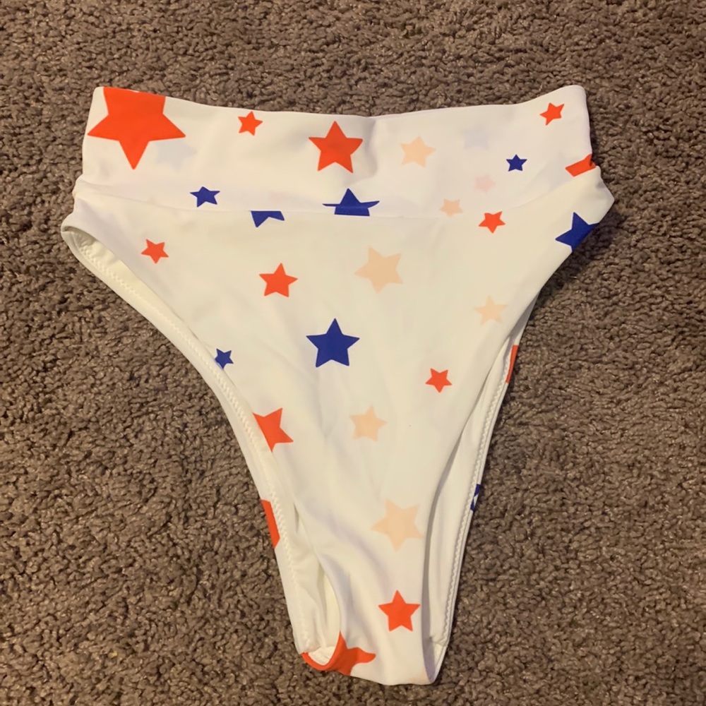 aerie bottoms, size small, not supper cheeky, just not a fan of high wasted